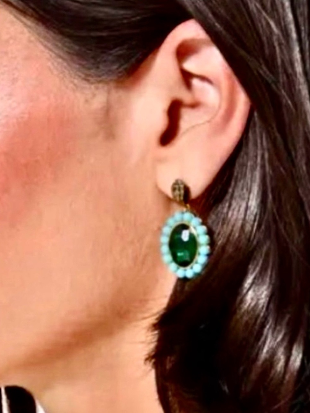 Kurt Geiger Green Oval Drop Earrings with Gold-Tone Accents - Picture 4 of 4